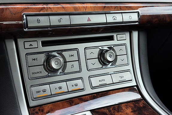 Jaguar XF 22 of 30