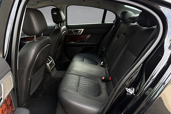 Jaguar XF 29 of 30