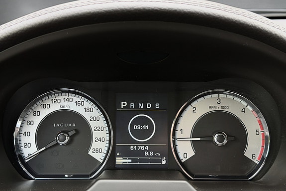 Jaguar XF 18 of 30