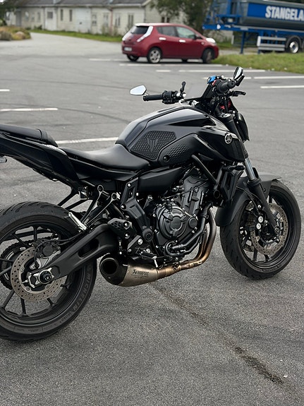 Yamaha MT-07 3 of 9