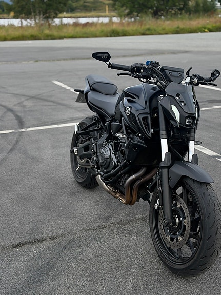 Yamaha MT-07 2 of 9