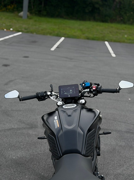 Yamaha MT-07 4 of 9