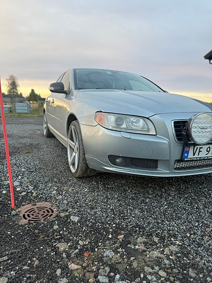 Volvo S80 3 of 10