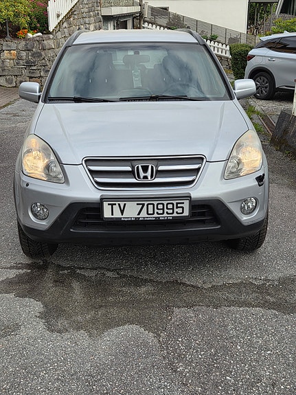Honda CR-V 2 of 8