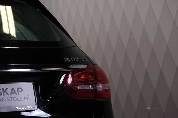 Mercedes-Benz C180 8 of 30