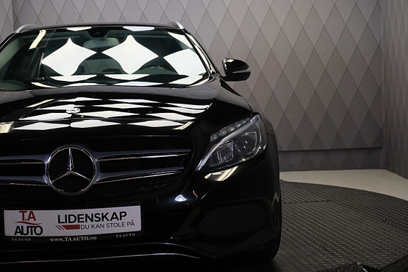 Mercedes-Benz C180 10 of 30