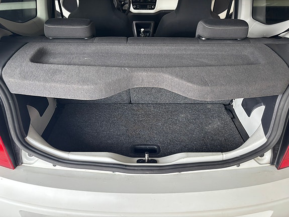 Volkswagen UP! 8 of 20