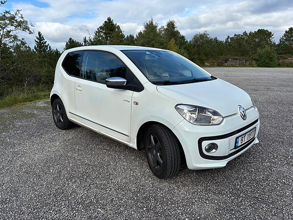 Volkswagen UP! 2 of 20