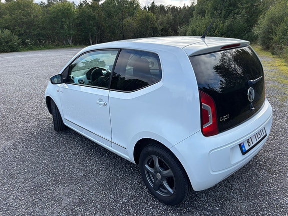 Volkswagen UP! 3 of 20