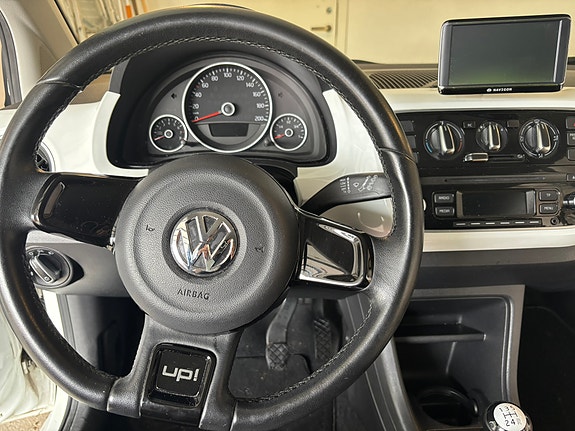 Volkswagen UP! 14 of 20