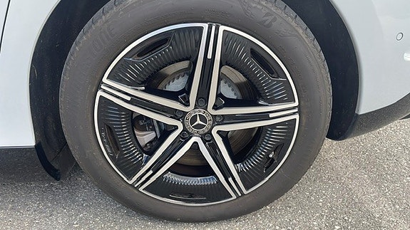 Mercedes-Benz EQE350 26 of 26