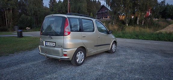 Toyota Yaris Verso 4 of 8