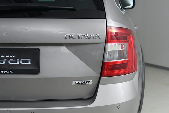 Skoda Octavia Scout 8 of 30