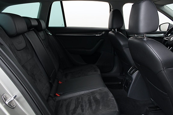 Skoda Octavia Scout 15 of 30