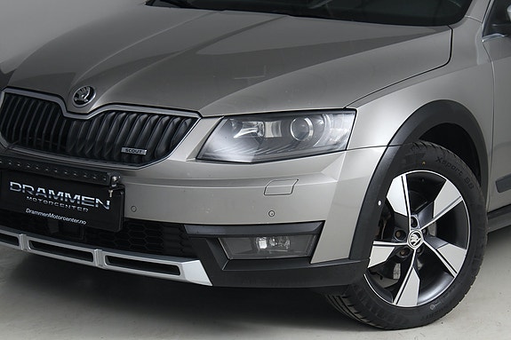 Skoda Octavia Scout 5 of 30