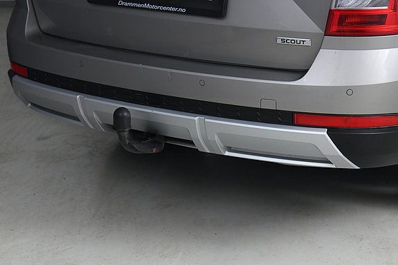 Skoda Octavia Scout 6 of 30