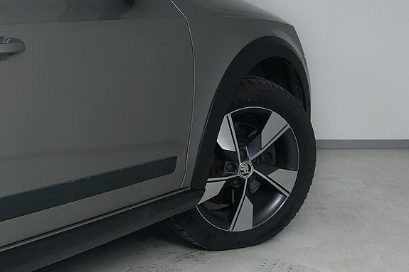 Skoda Octavia Scout 12 of 30