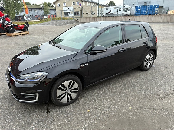 Volkswagen e-Golf VII 2 of 15