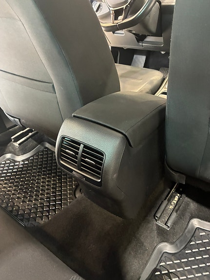 Volkswagen e-Golf VII 11 of 15