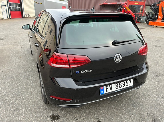 Volkswagen e-Golf VII 3 of 15