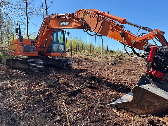Doosan DX 140 3 of 6