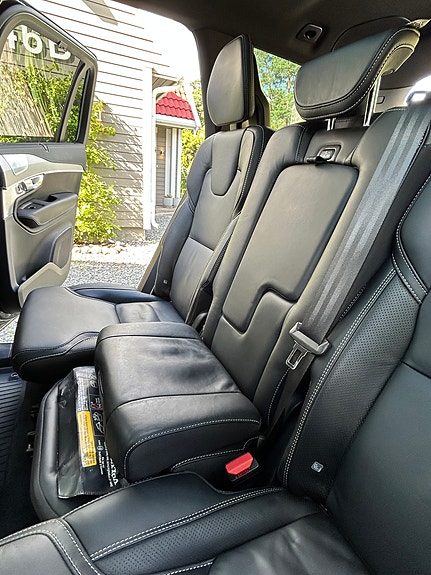 Volvo XC90 17 of 23