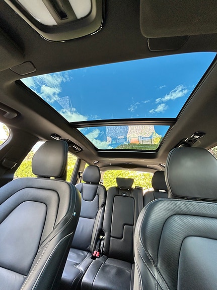 Volvo XC90 18 of 23