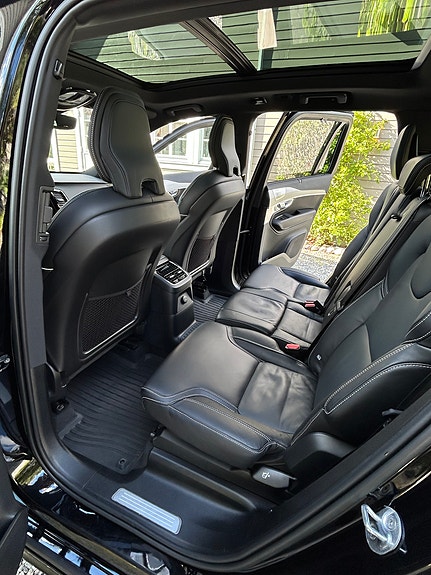 Volvo XC90 16 of 23