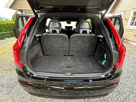 Volvo XC90 12 of 23