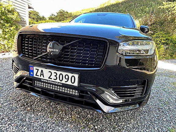Volvo XC90 8 of 23
