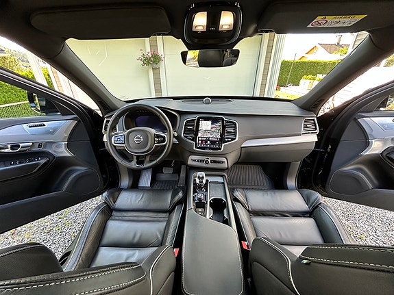 Volvo XC90 13 of 23