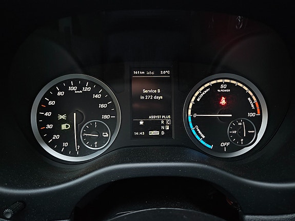Mercedes-Benz eVito Tourer 25 of 30