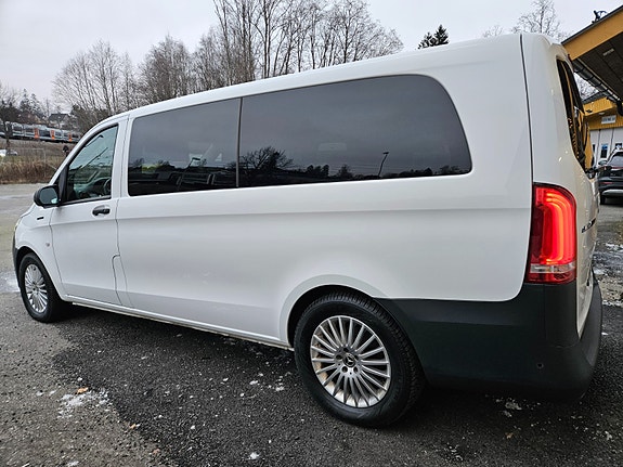 Mercedes-Benz eVito Tourer 12 of 30