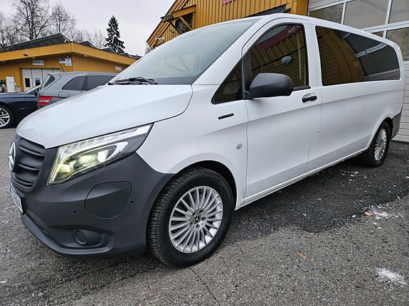 Mercedes-Benz eVito Tourer 14 of 30