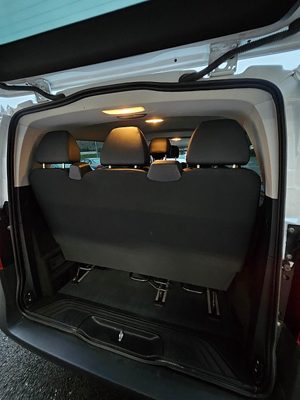Mercedes-Benz eVito Tourer 10 of 30