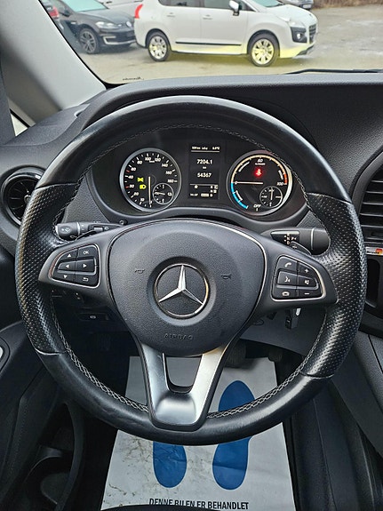 Mercedes-Benz eVito Tourer 21 of 30