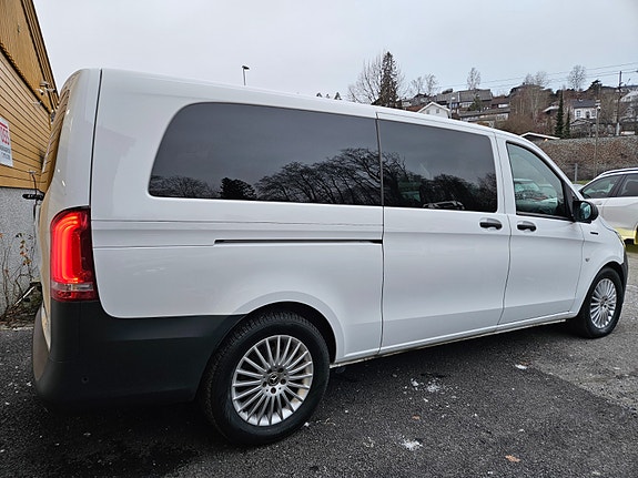Mercedes-Benz eVito Tourer 8 of 30