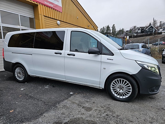 Mercedes-Benz eVito Tourer 3 of 30