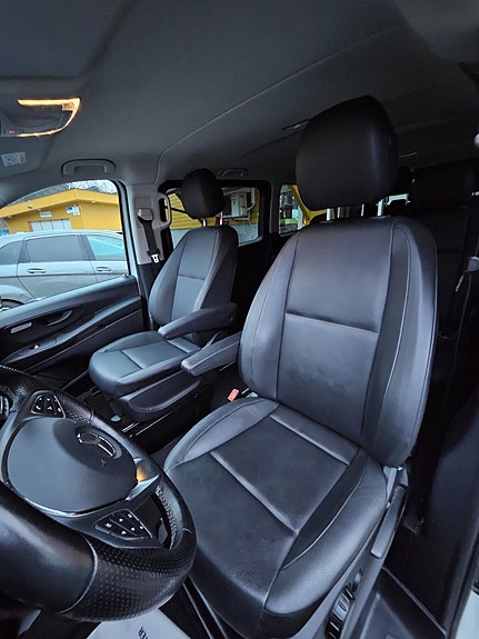 Mercedes-Benz eVito Tourer 18 of 30