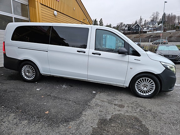 Mercedes-Benz eVito Tourer 7 of 30