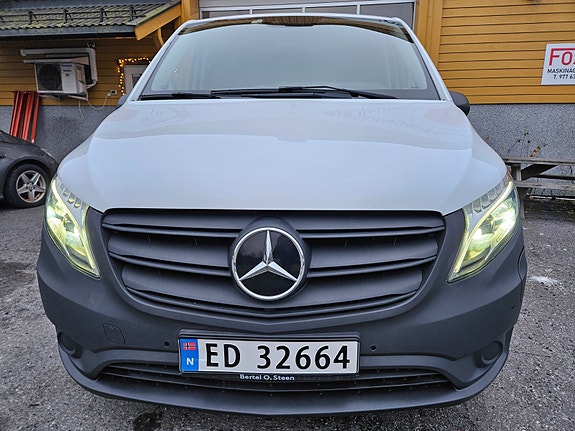 Mercedes-Benz eVito Tourer 16 of 30