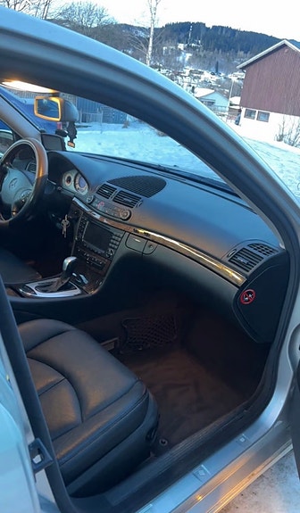 Mercedes-Benz E220 d 13 of 14