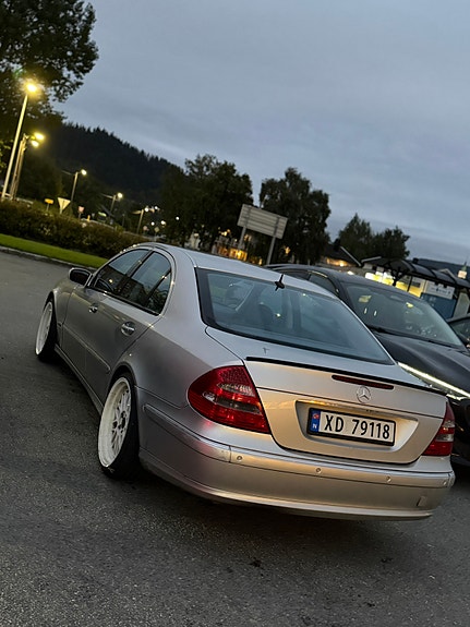 Mercedes-Benz E220 d 4 of 22