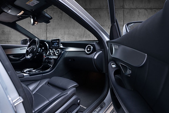 Mercedes-Benz C200 14 of 30