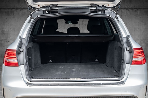 Mercedes-Benz C200 9 of 30
