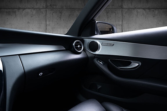 Mercedes-Benz C200 15 of 30