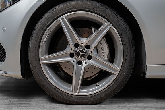 Mercedes-Benz C200 13 of 30