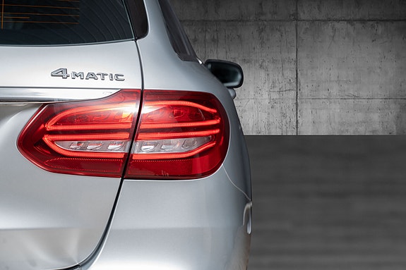 Mercedes-Benz C200 7 of 30
