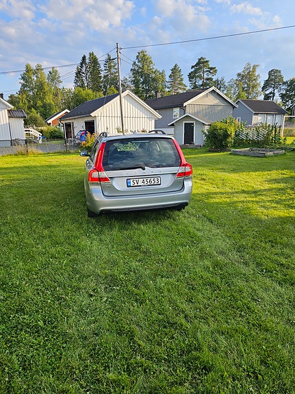 Volvo V70 4 of 15