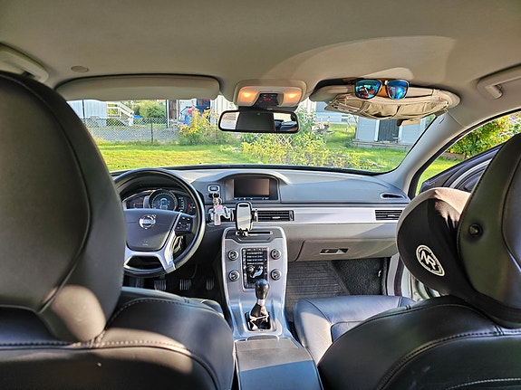 Volvo V70 12 of 15